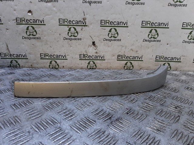 Ripa (placa sobreposta) da luz direita 9618254577 PEUGEOT