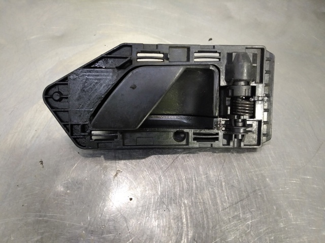 Maçaneta interna esquerda da porta dianteira 9621422977 PEUGEOT