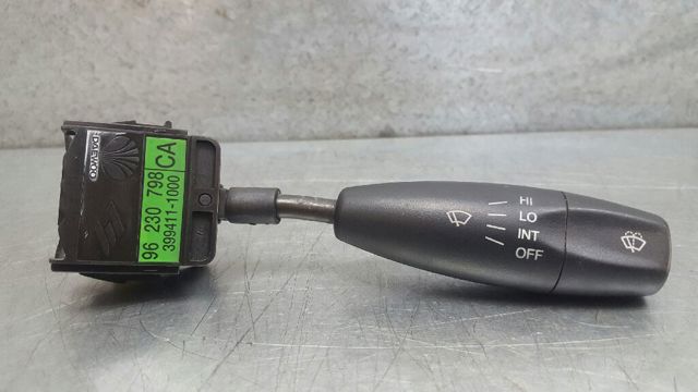 Comutador direito instalado na coluna da direção 96230798 GM