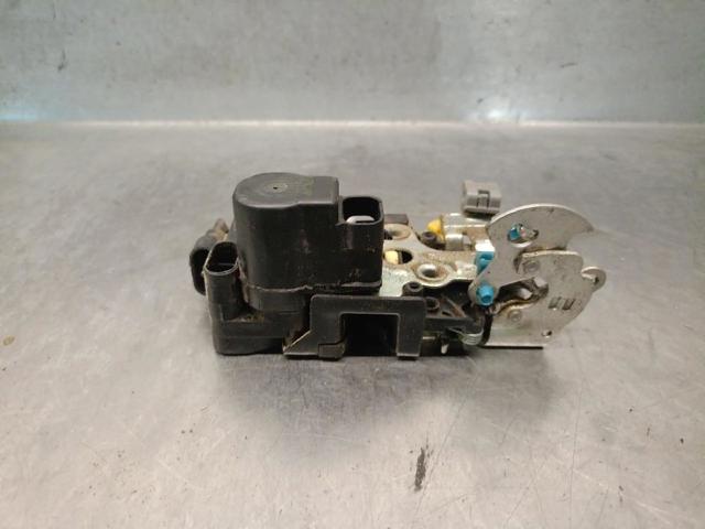 Fecho da porta dianteira esquerda 96272643 GM
