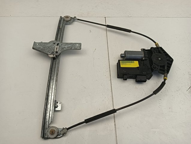 Mecanismo de acionamento de vidro da porta dianteira direita 9637139380 PEUGEOT