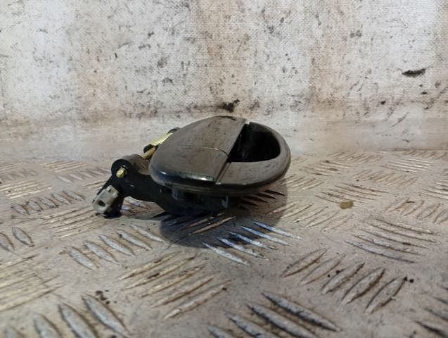 Maçaneta externa direita da porta traseira 96410237 GM