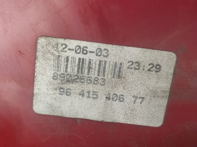 Lanterna traseira esquerda 9641540677 PEUGEOT