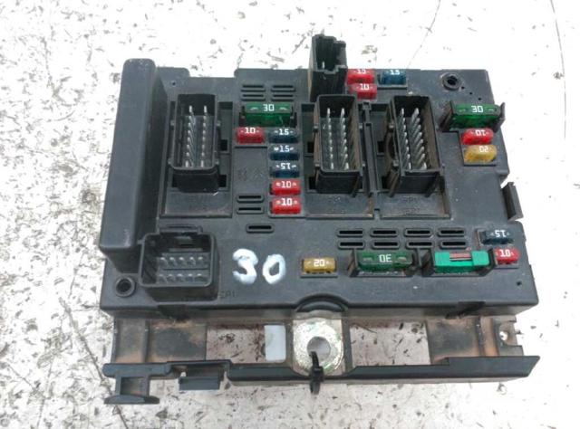 Unidade traseira do salão de dispositivos de segurança 9643537880 PEUGEOT