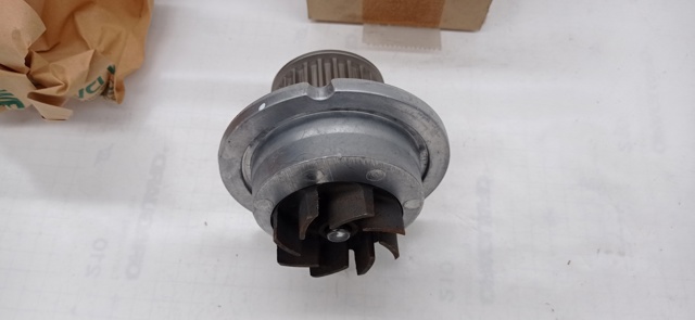 Bomba de água (bomba) de esfriamento 96499089 GM