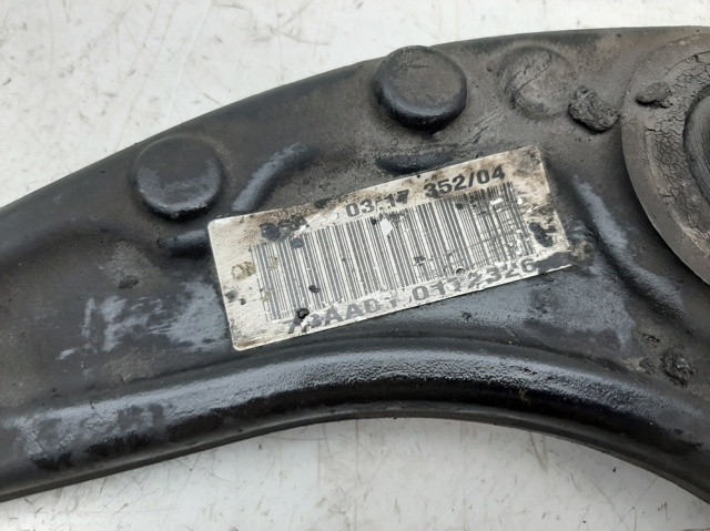 Braço oscilante inferior esquerdo de suspensão dianteira 9650256880 PEUGEOT