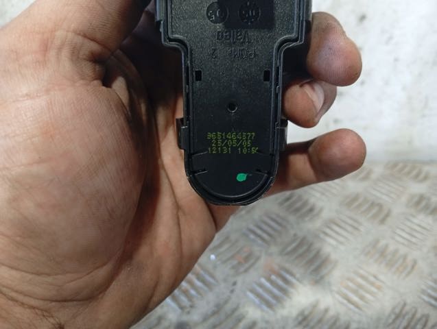 Unidade de botões dianteira esquerda de controlo de elevador de vidro 9651464577 PEUGEOT