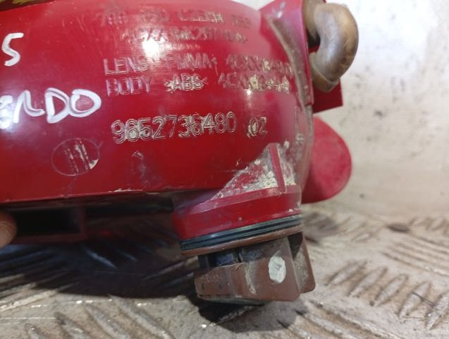 Lanterna de nevoeiro traseira esquerda 9652736480 PEUGEOT