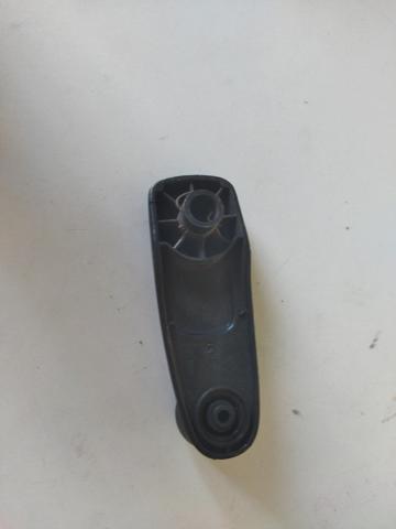 Punho de acionamento de vidro da porta traseira 9653797777 PEUGEOT