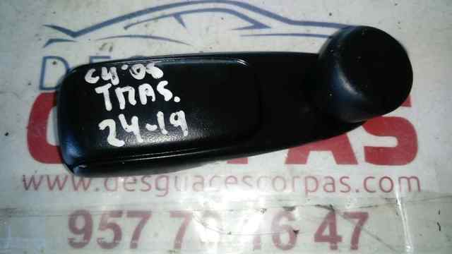 Punho de acionamento de vidro da porta traseira 9653797777 PEUGEOT