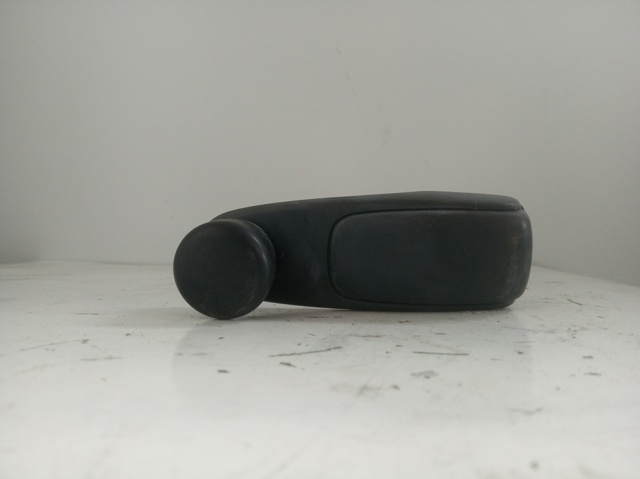 Punho de acionamento de vidro da porta traseira 9653797777 PEUGEOT