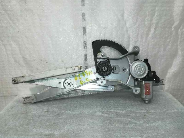 Motor de acionamento de vidro da porta dianteira direita 96541738 GM