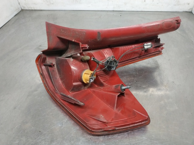 Lanterna traseira esquerda 9655864080 PEUGEOT