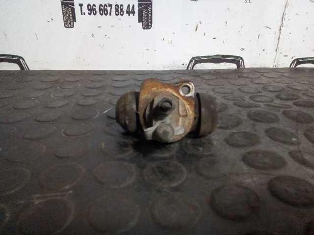 Cilindro traseiro do freio de rodas de trabalho 96574718 GM