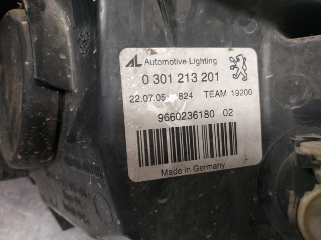 Luz esquerda 9660236180 PEUGEOT