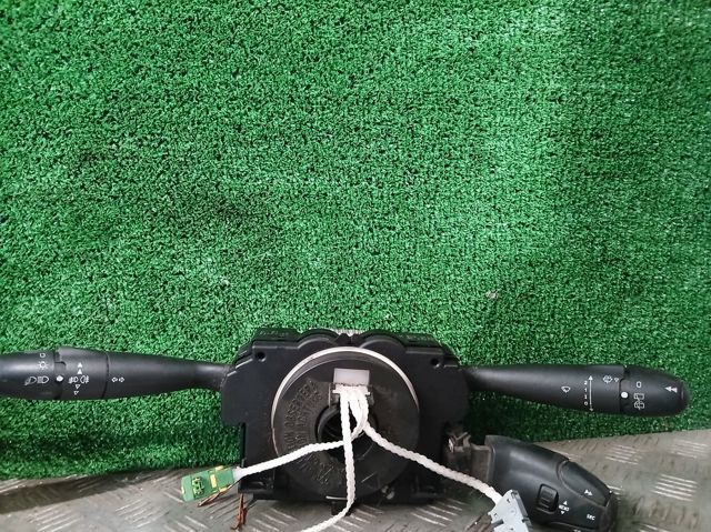 Comutador instalado na coluna da direção, montado 96605636XT PEUGEOT