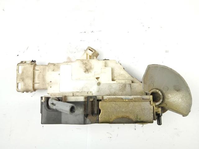 Fecho da porta dianteira esquerda 9660700780 PEUGEOT