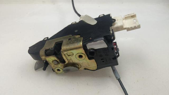 Fecho da porta dianteira esquerda 9660700780 PEUGEOT