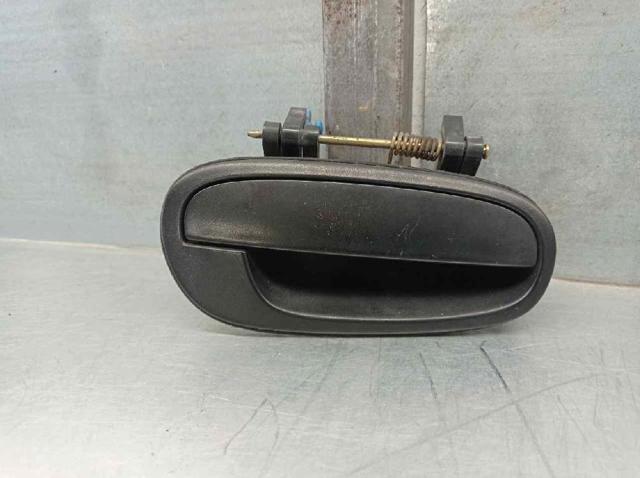 Maçaneta externa direita da porta traseira 96615234 GM