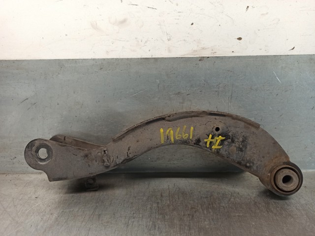 Braço oscilante superior esquerdo/direito de suspensão traseira 96626419 OPEL