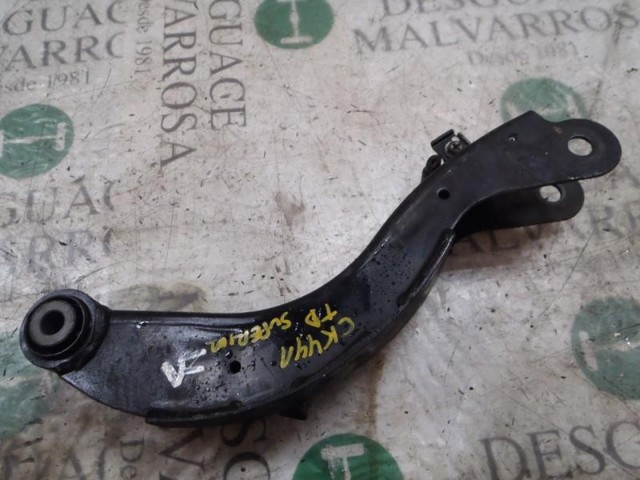 Braço oscilante superior esquerdo/direito de suspensão traseira 96626419 OPEL