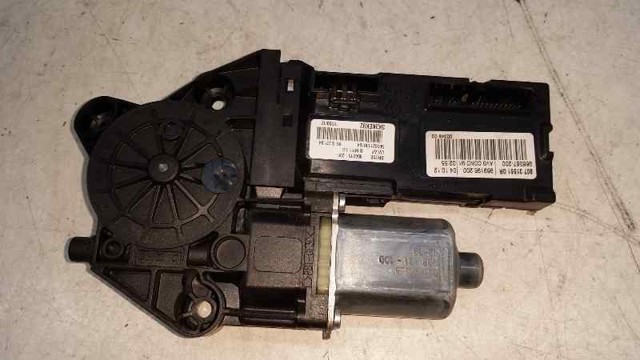Motor de acionamento de vidro da porta traseira esquerda 966367200 RENAULT