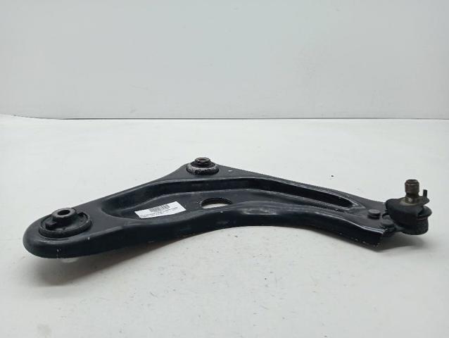 Braço oscilante inferior direito de suspensão dianteira 9675028880 PEUGEOT