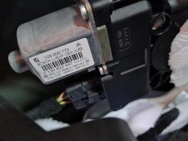 Mecanismo de acionamento de vidro da porta traseira direita 9675915180 PEUGEOT