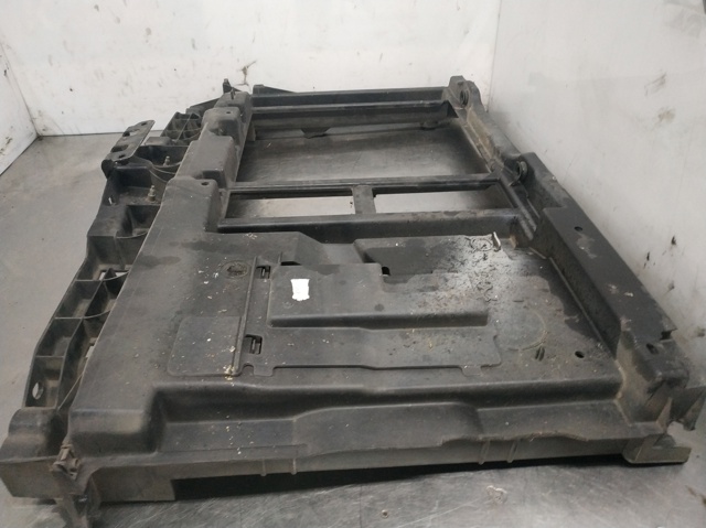 Carcaça de fixação do radiador 9676534180 PEUGEOT