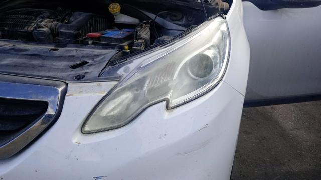 Luz esquerda 9677810180 PEUGEOT