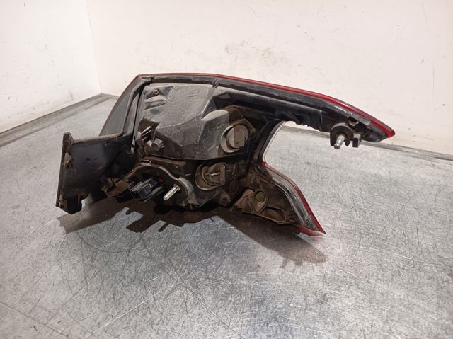Lanterna traseira esquerda externa 9677817680 PEUGEOT
