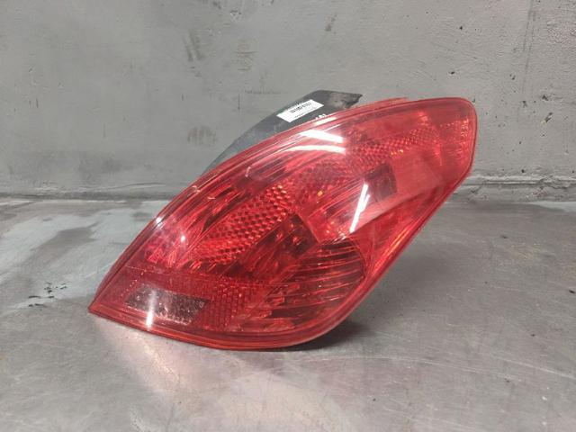 Lanterna traseira direita 9680425680 PEUGEOT