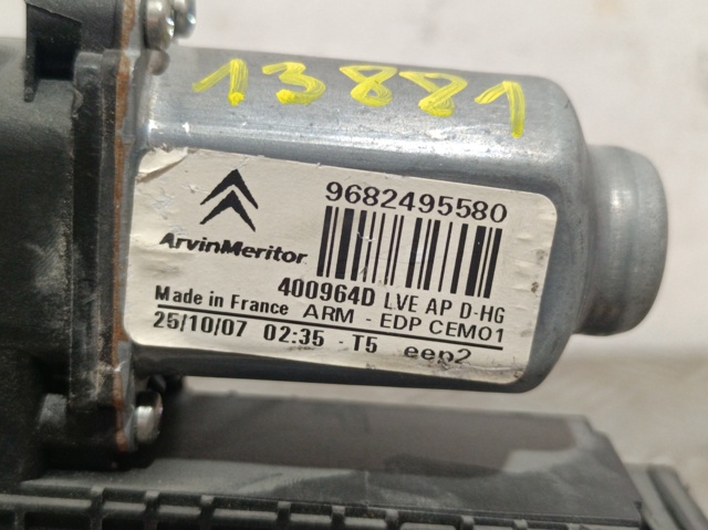 Mecanismo de acionamento de vidro da porta dianteira direita 9682495580 PEUGEOT