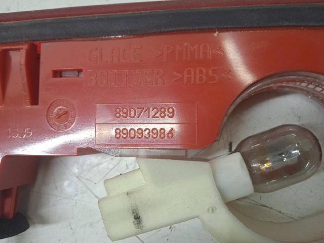 Sinal de parada traseiro adicional Citroen Berlingo K9