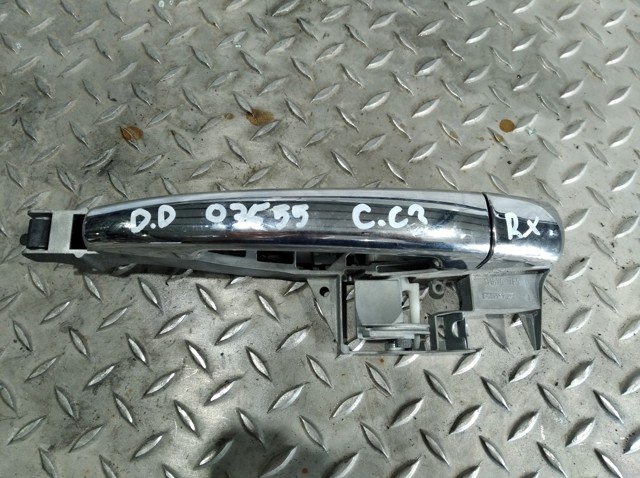 Suporte de maçaneta externa da porta de portas direitas 9684559980 PEUGEOT