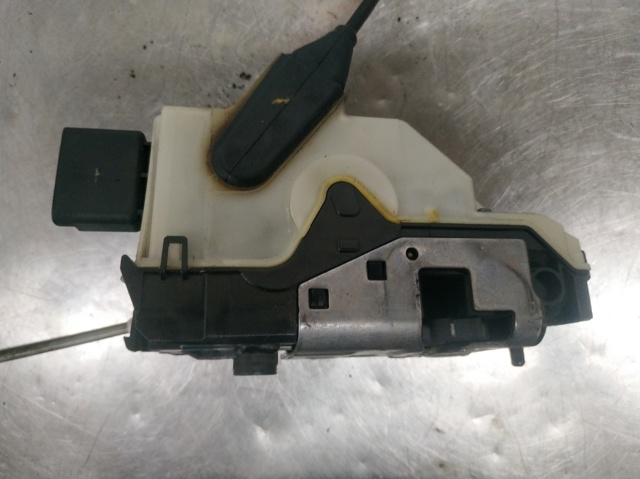 Fecho da porta dianteira direita 9685351480 PEUGEOT