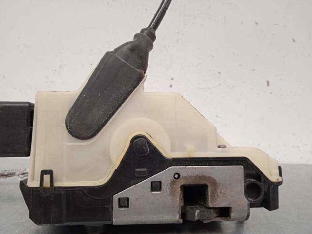 Fecho da porta dianteira direita 9685351480 PEUGEOT