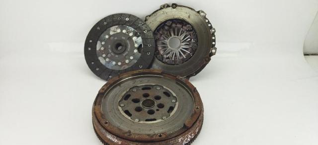 Volante de motor 9686904080 PEUGEOT