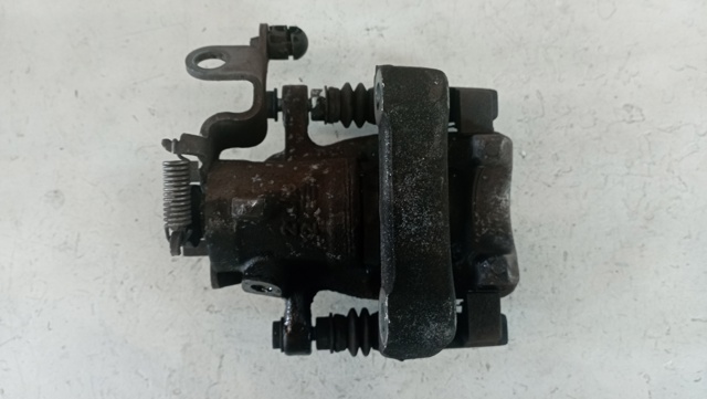 Suporte do freio traseiro direito 9688243080 PEUGEOT