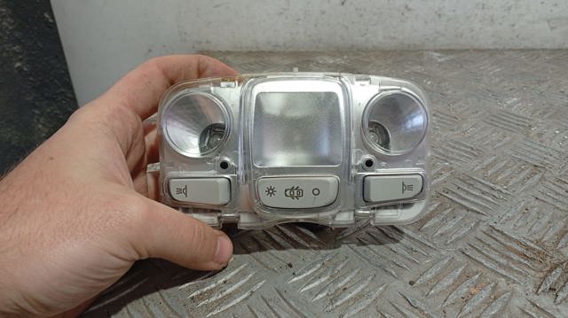 Quebra-luz traseiro de iluminação de salão (de cabina) 96887290BJ PEUGEOT