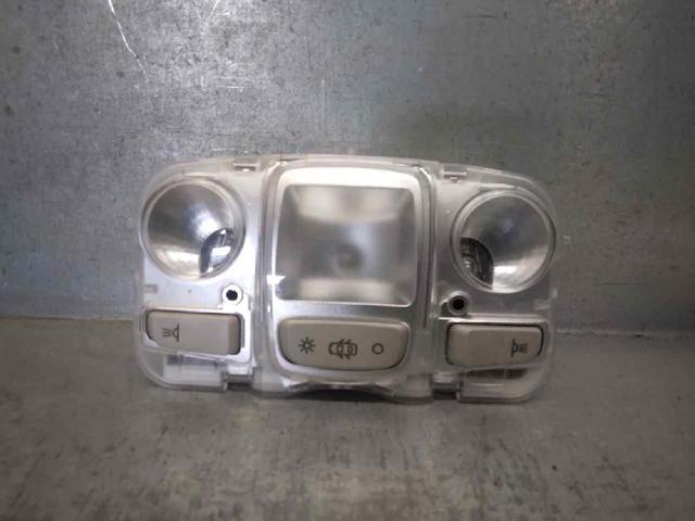 Quebra-luz traseiro de iluminação de salão (de cabina) 96887290BJ PEUGEOT