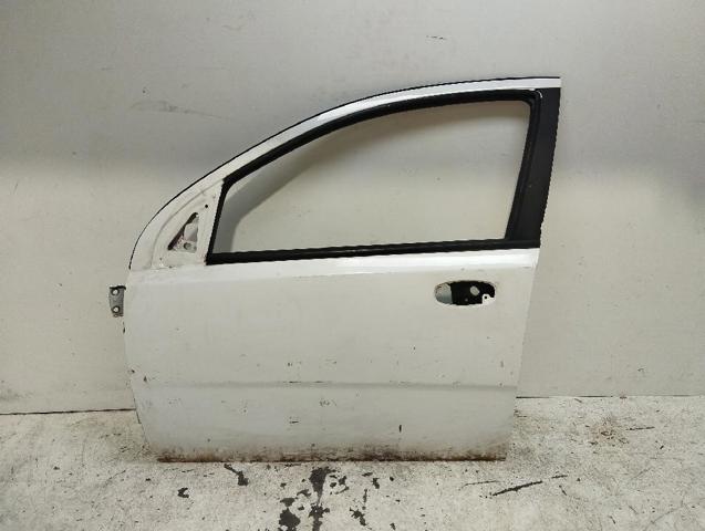 Porta dianteira esquerda 96897359 GM