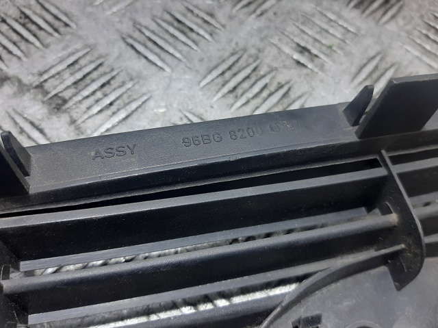 96BG8200 Ford