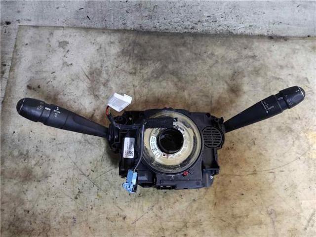 Comutador instalado na coluna da direção, montado 98000223ZD PEUGEOT