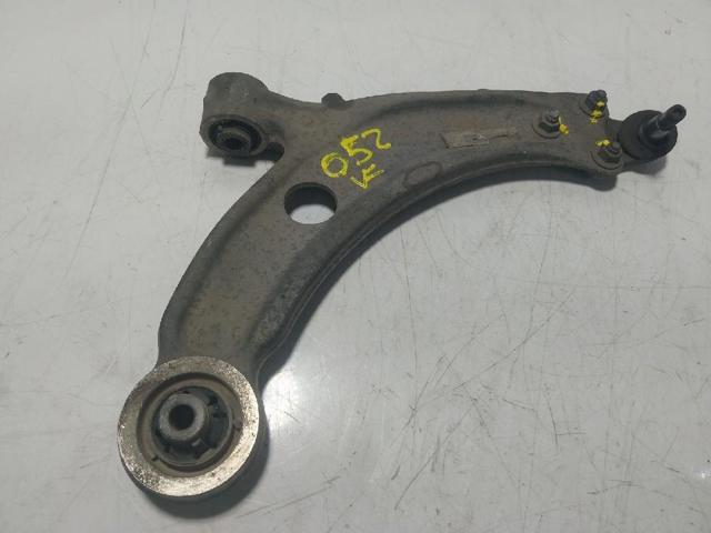 Braço oscilante inferior direito de suspensão dianteira 9800596580 PEUGEOT