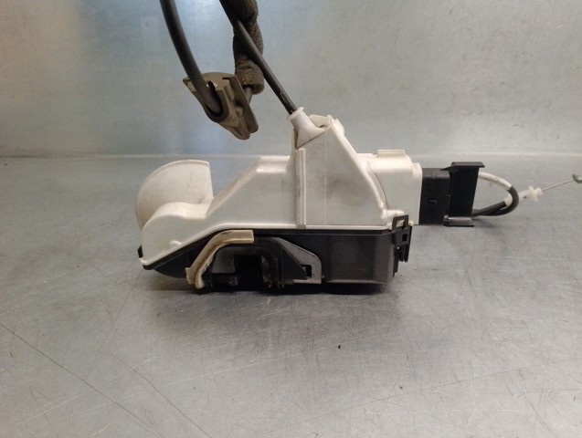 Fecho da porta dianteira esquerda 9800625680 PEUGEOT
