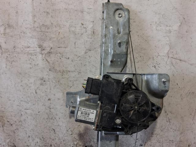 Mecanismo de acionamento de vidro da porta traseira direita 9806088080 PEUGEOT
