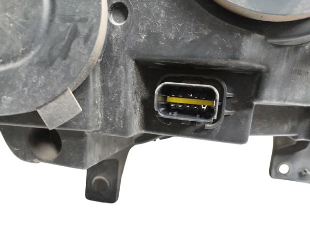 Luz esquerda 9806306180 PEUGEOT