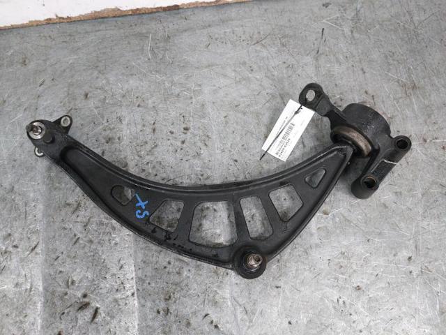 Braço oscilante inferior esquerdo de suspensão dianteira 9806519 BMW