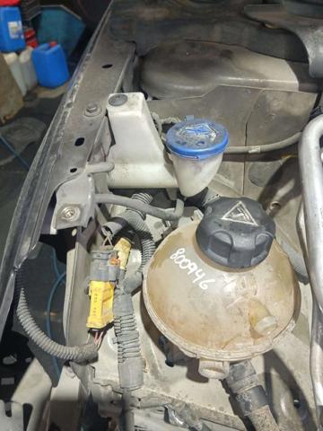 Tanque de fluido para lavador de vidro 9806526980 PEUGEOT